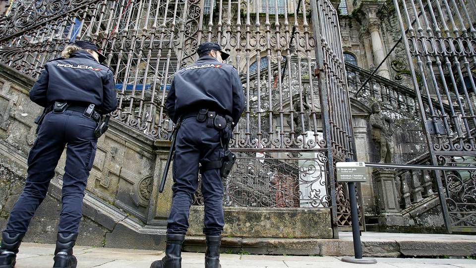 mujer policia upr